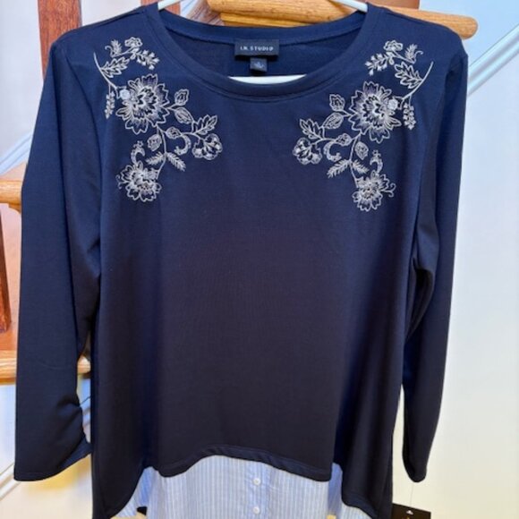 NWT I.N. Studio Floral Embroidered Navy Blue White Twofer Layered Look Top Large - Picture 1 of 8